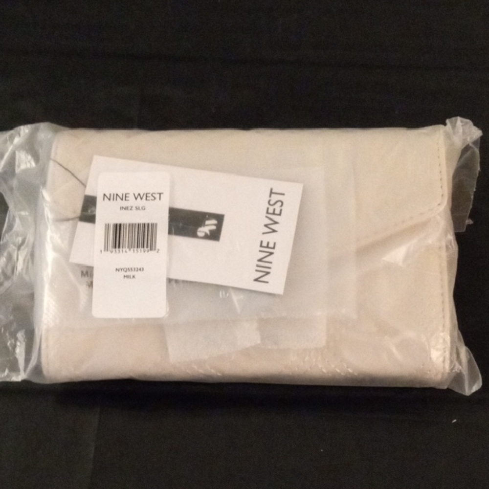 Nine West Milk Color  Wallet